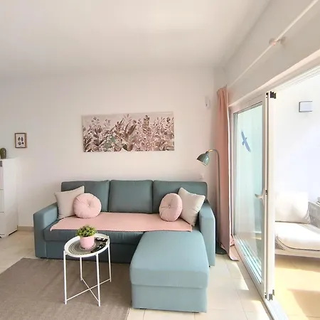 Apartment Rosa De Mar 1 - Parking, Pool, Beachfront, Tv Channels
